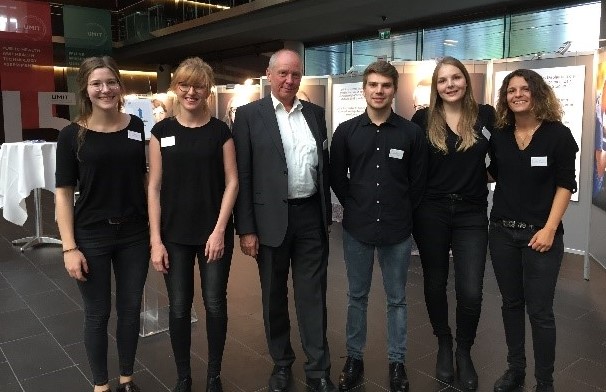 2. Studiengruppe von links nach rechts: Lisa Fix, Sina Rapp, Prof. Dr. Peter König, Johannes Neumann, Elena Biehler, Nathalie Haas